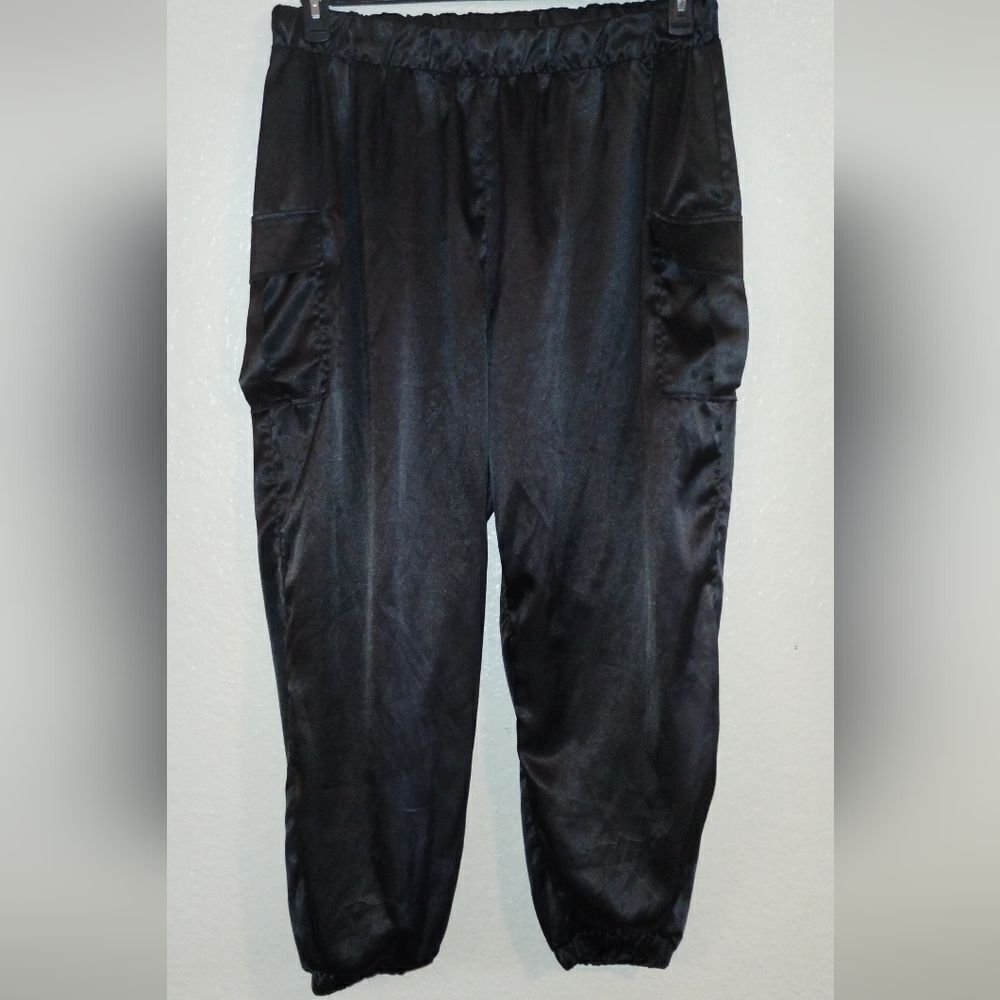 Satin Plus Size Joggers -New condition sz 2x - Picture 4 of 10